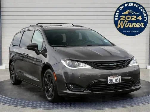 2019 Chrysler Pacifica Minivan Hybrid Limited FWD photo