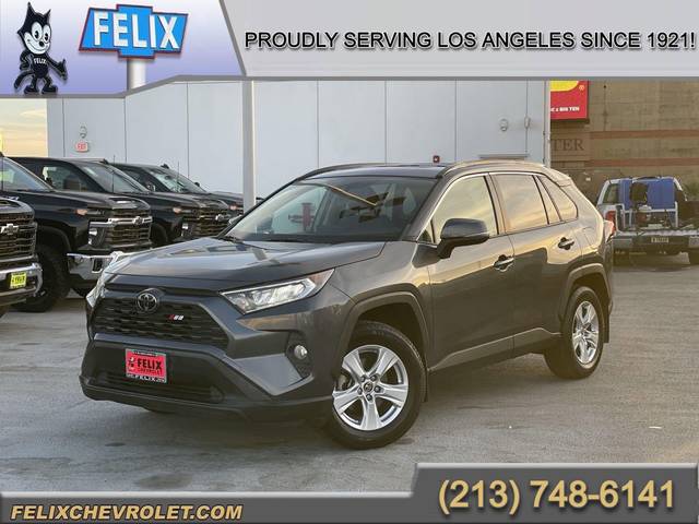 2019 Toyota RAV4 XLE FWD photo