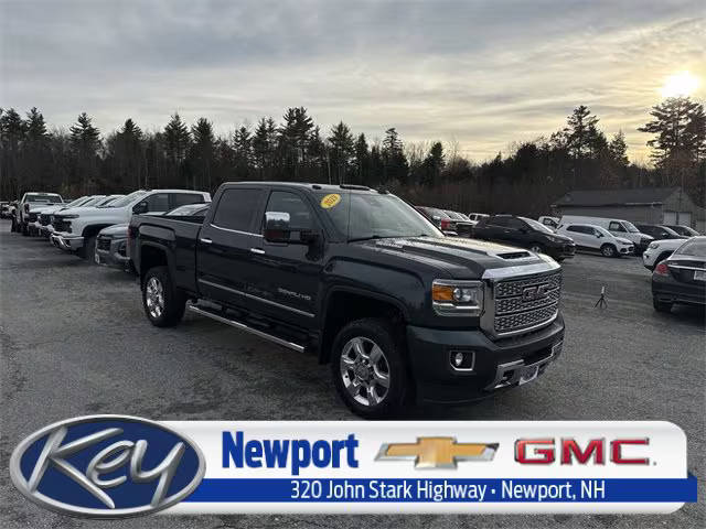 2019 GMC Sierra 2500HD Denali 4WD photo