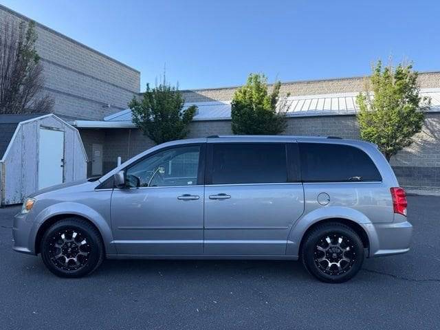 2017 Dodge Grand Caravan SXT FWD photo
