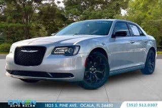 2019 Chrysler 300 Touring RWD photo