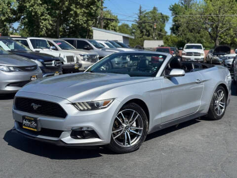 2017 Ford Mustang EcoBoost Premium RWD photo