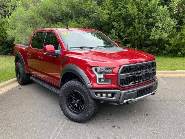 2019 Ford F-150 Raptor 4WD photo