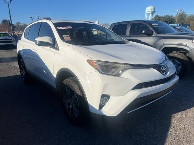 2016 Toyota RAV4 XLE FWD photo