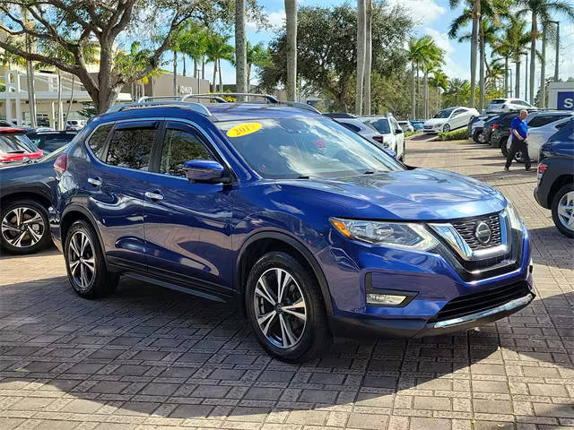 2019 Nissan Rogue SV FWD photo