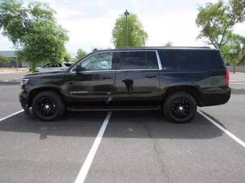 2017 Chevrolet Suburban LT 4WD photo