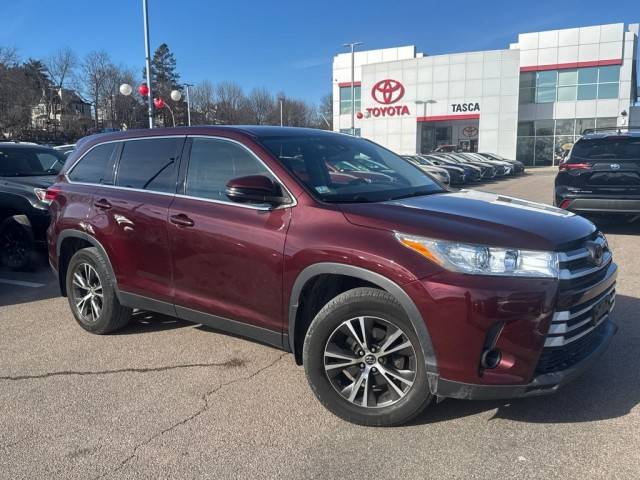 2019 Toyota Highlander LE AWD photo