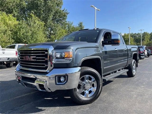 2019 GMC Sierra 2500HD SLT 4WD photo