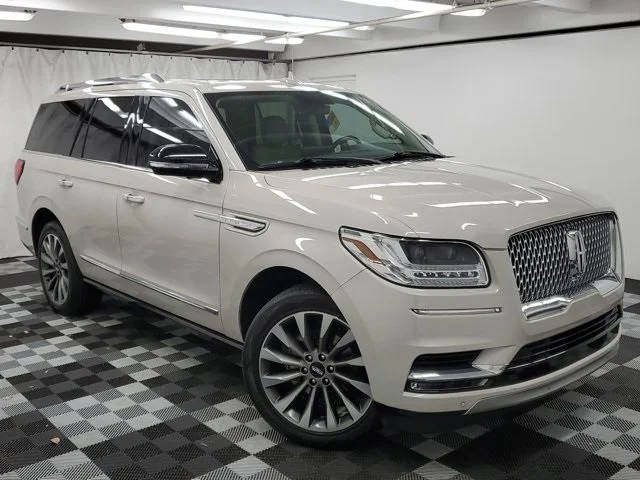 2019 Lincoln Navigator Select RWD photo