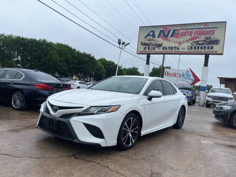 2019 Toyota Camry SE FWD photo