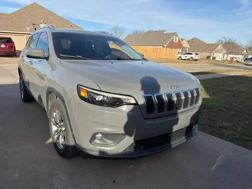 2019 Jeep Cherokee Latitude Plus FWD photo