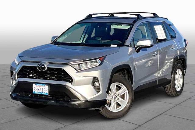 2019 Toyota RAV4 XLE FWD photo