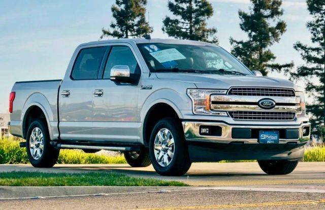 2019 Ford F-150 LARIAT RWD photo