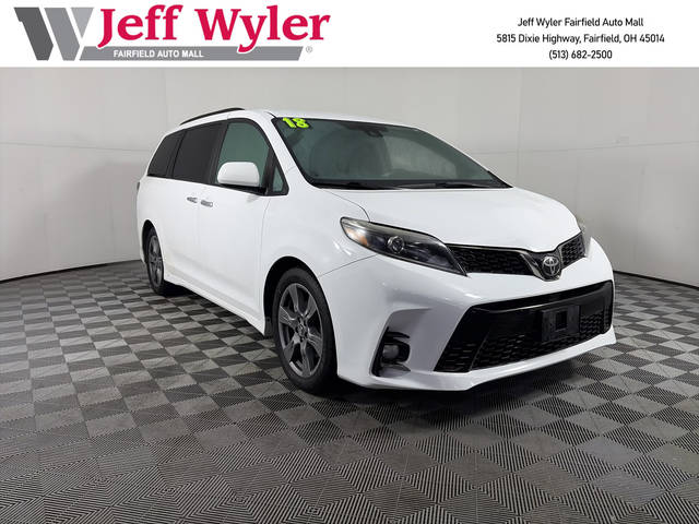 2018 Toyota Sienna SE FWD photo