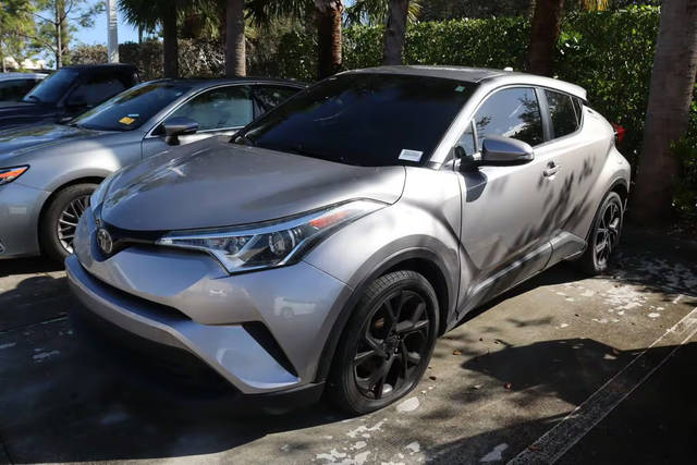 2019 Toyota C-HR XLE FWD photo