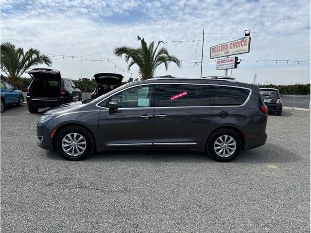 2018 Chrysler Pacifica Minivan Touring L FWD photo