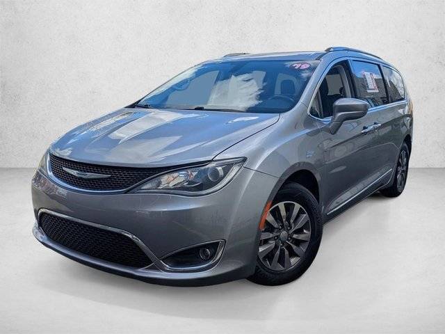 2019 Chrysler Pacifica Minivan Touring L Plus FWD photo