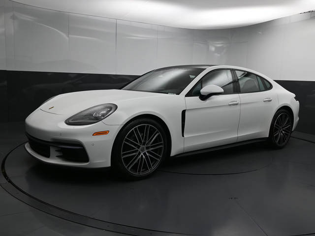 2019 Porsche Panamera 4 AWD photo