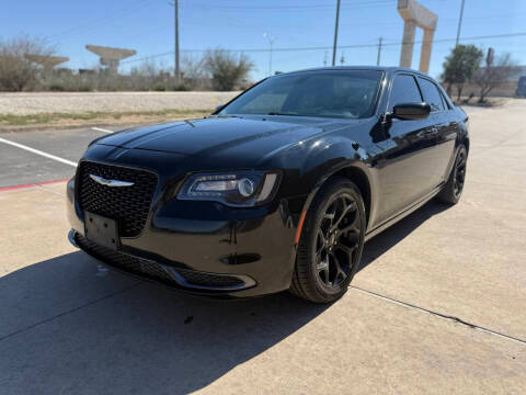2019 Chrysler 300 Touring RWD photo