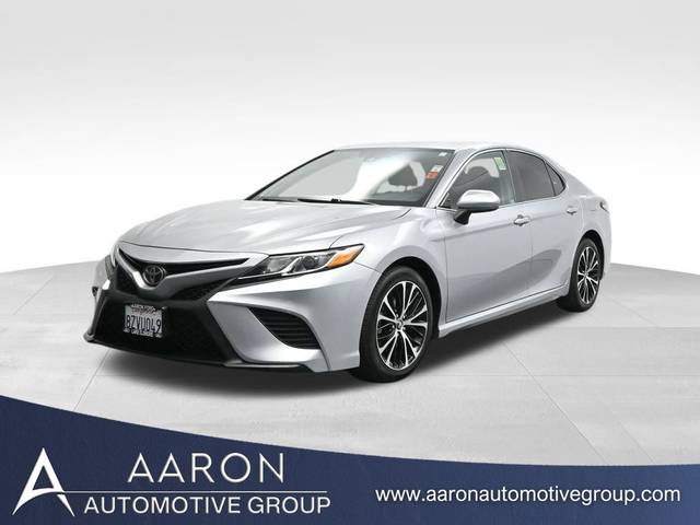 2019 Toyota Camry SE FWD photo