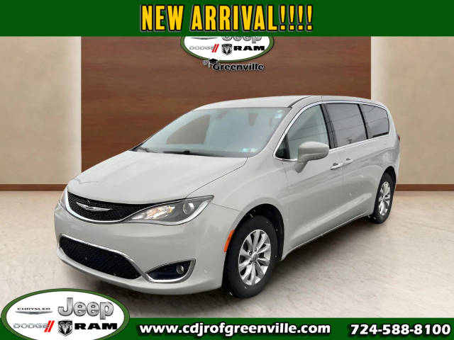 2019 Chrysler Pacifica Minivan Touring Plus FWD photo