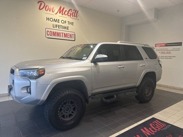 2018 Toyota 4Runner SR5 4WD photo