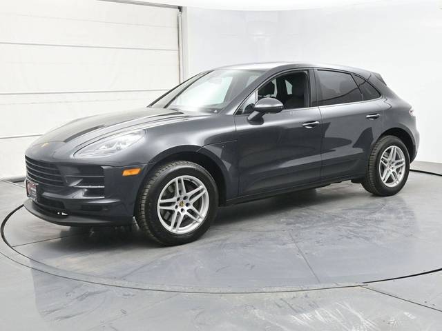 2019 Porsche Macan  AWD photo