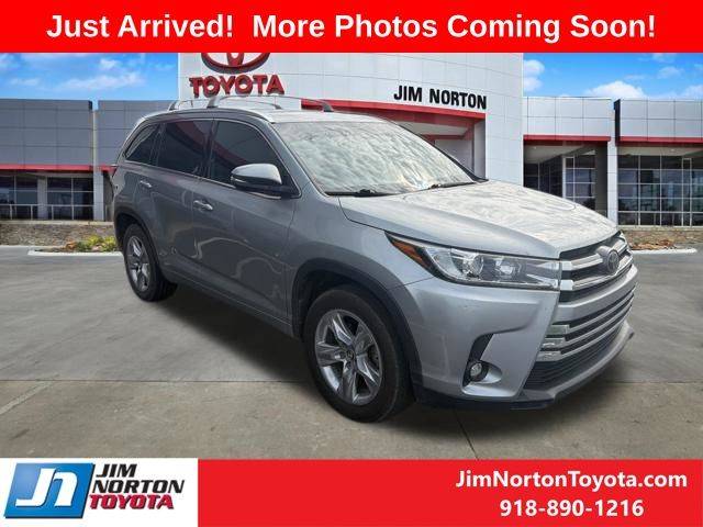 2019 Toyota Highlander Limited FWD photo