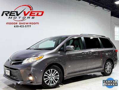 2019 Toyota Sienna XLE FWD photo