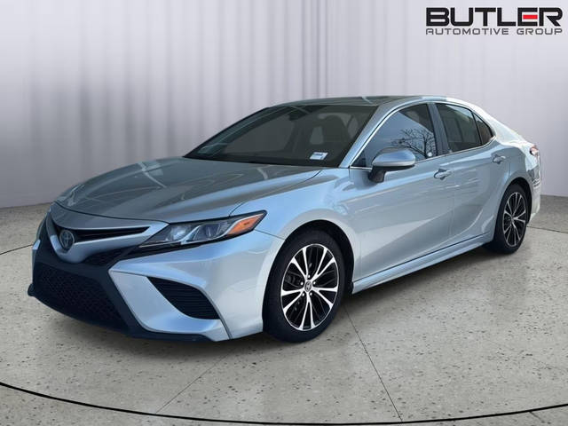 2018 Toyota Camry SE FWD photo