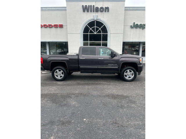 2015 GMC Sierra 2500HD Denali 4WD photo