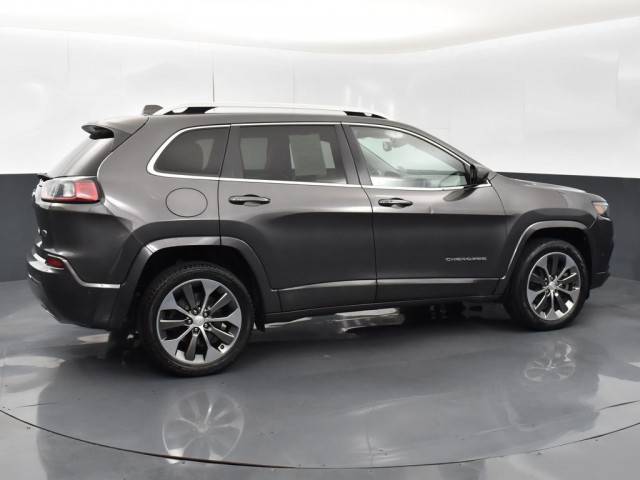 2019 Jeep Cherokee Overland 4WD photo