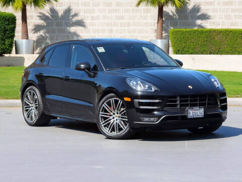 2016 Porsche Macan Turbo AWD photo