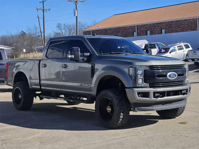 2019 Ford F-250 Super Duty LARIAT 4WD photo