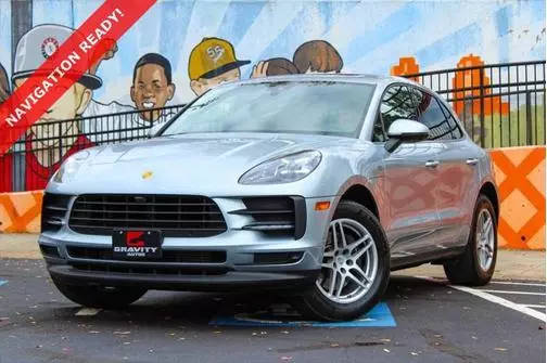 2019 Porsche Macan  AWD photo