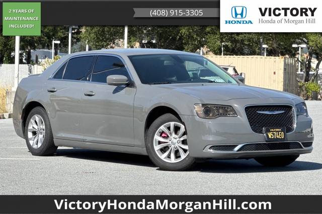 2019 Chrysler 300 Touring RWD photo