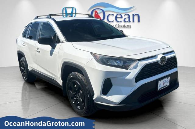 2019 Toyota RAV4 LE AWD photo