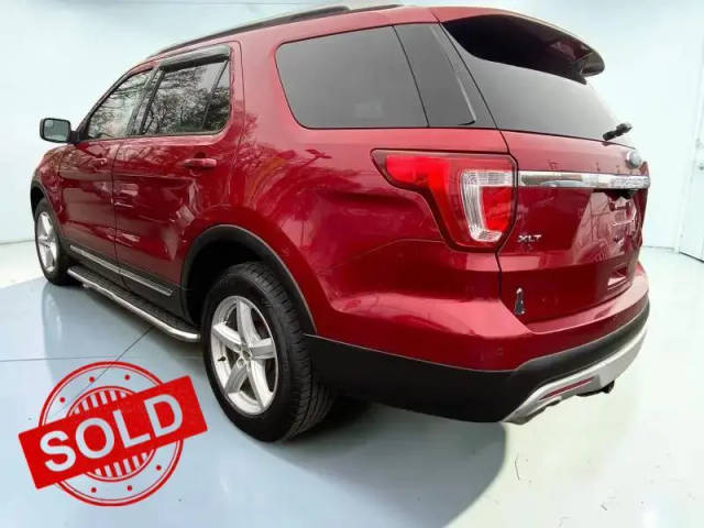 2016 Ford Explorer XLT 4WD photo