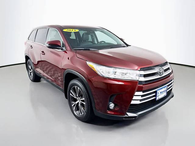 2019 Toyota Highlander LE Plus AWD photo