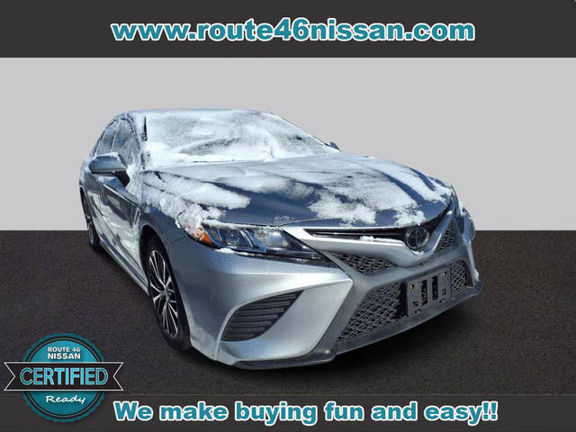 2019 Toyota Camry SE FWD photo