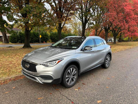 2019 Infiniti QX30 LUXE AWD photo