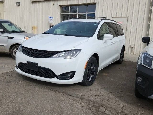 2019 Chrysler Pacifica Minivan Touring L FWD photo