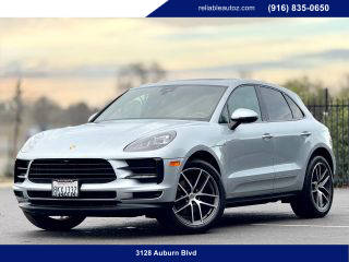 2019 Porsche Macan  AWD photo
