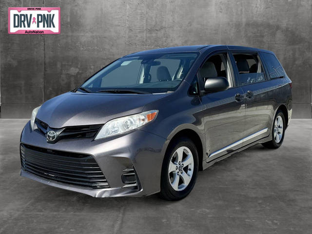 2019 Toyota Sienna L FWD photo