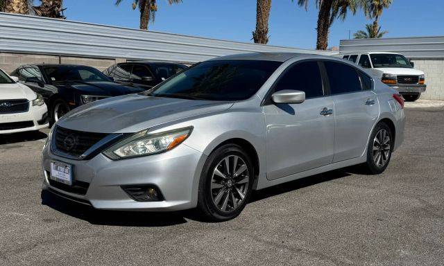 2017 Nissan Altima 2.5 SV FWD photo