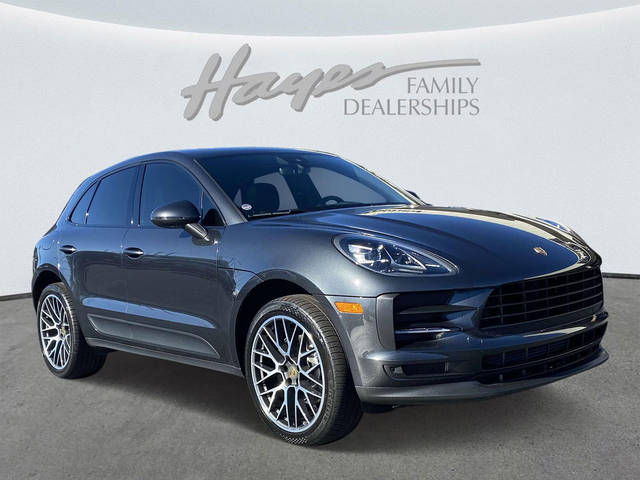 2019 Porsche Macan  AWD photo