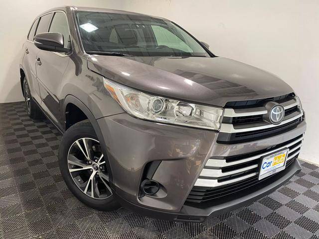 2019 Toyota Highlander LE AWD photo