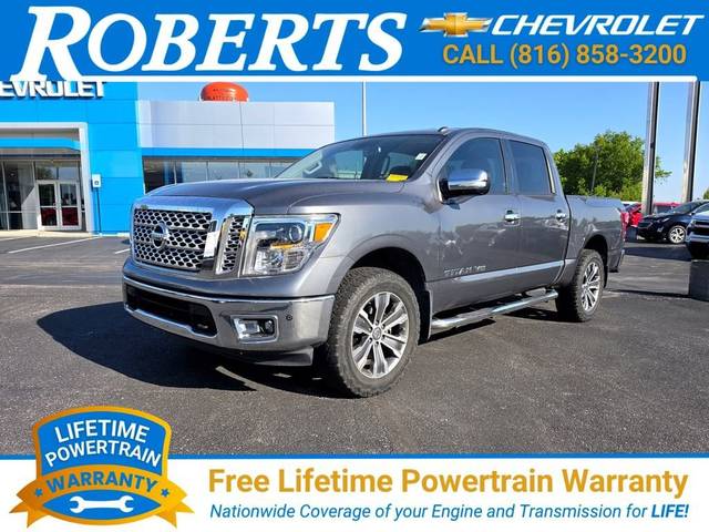 2019 Nissan Titan SL 4WD photo