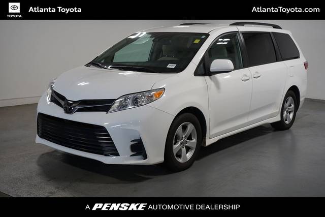 2019 Toyota Sienna LE FWD photo