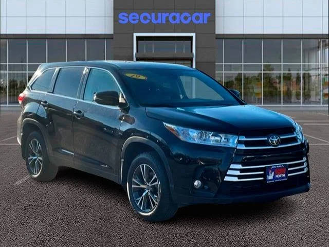 2019 Toyota Highlander LE Plus AWD photo